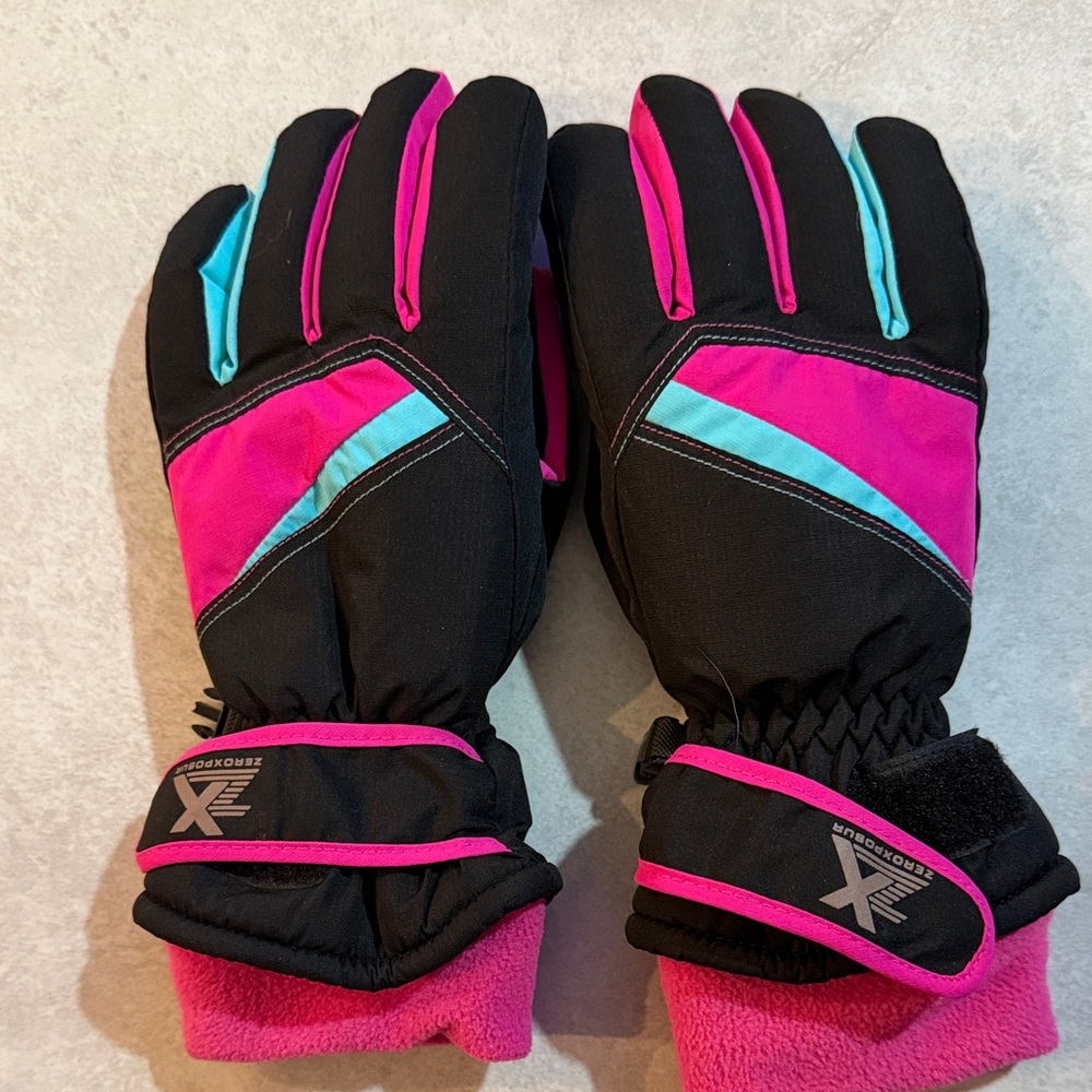Black and Pink Winter Gloves